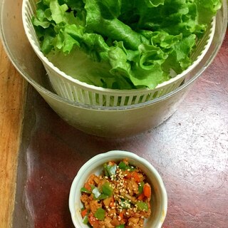 蓮根サクサク☆野菜肉みそdeグリーンカール巻き！